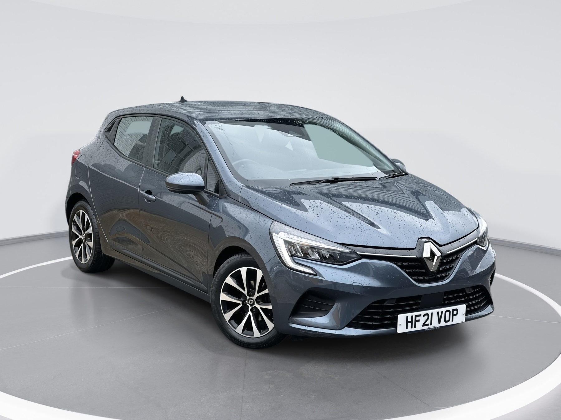 Main listing image - Renault Clio