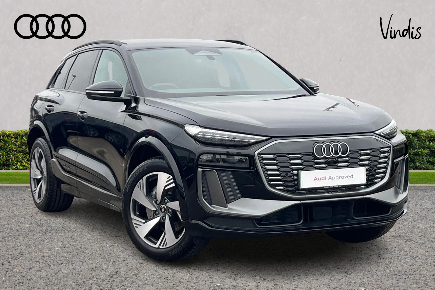 Main listing image - Audi Q6