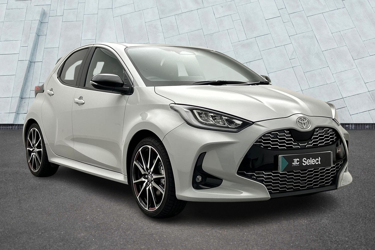 Main listing image - Toyota Yaris