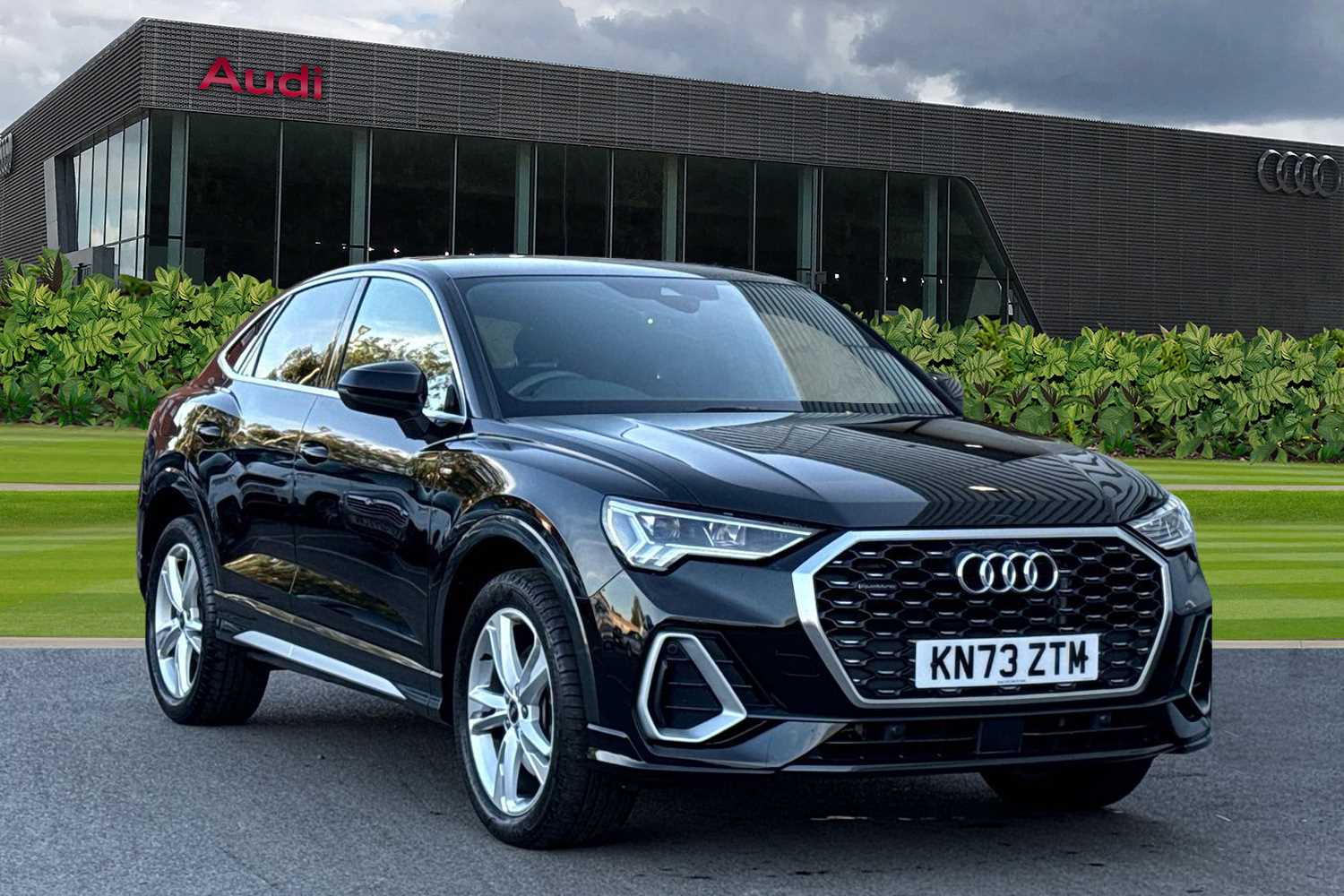 Main listing image - Audi Q3