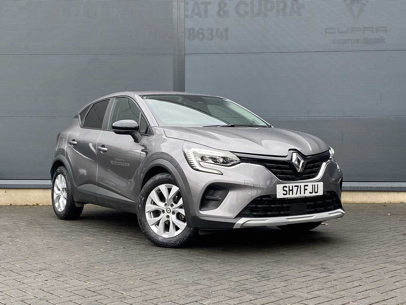 Main listing image - Renault Captur