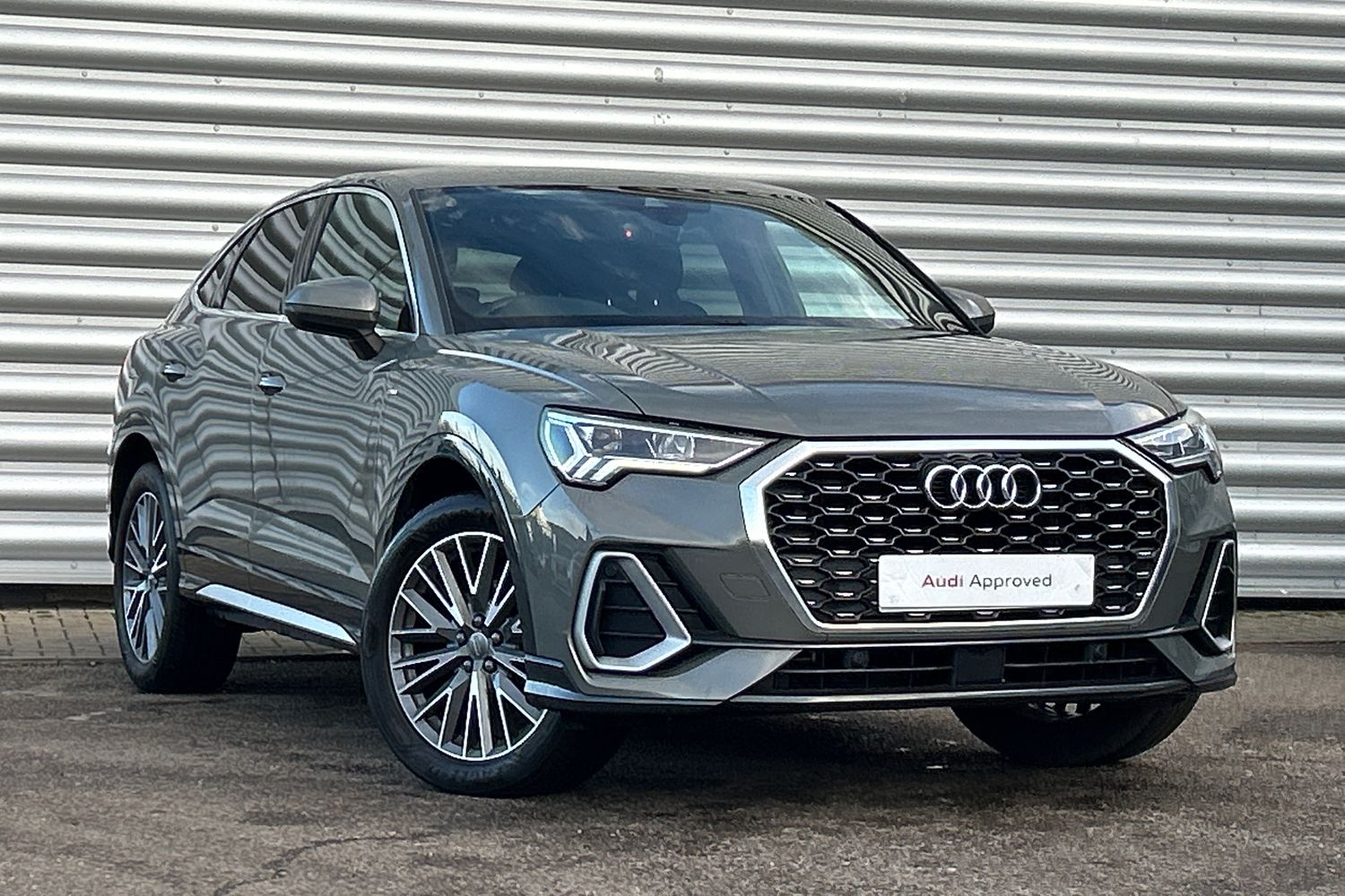 Main listing image - Audi Q3