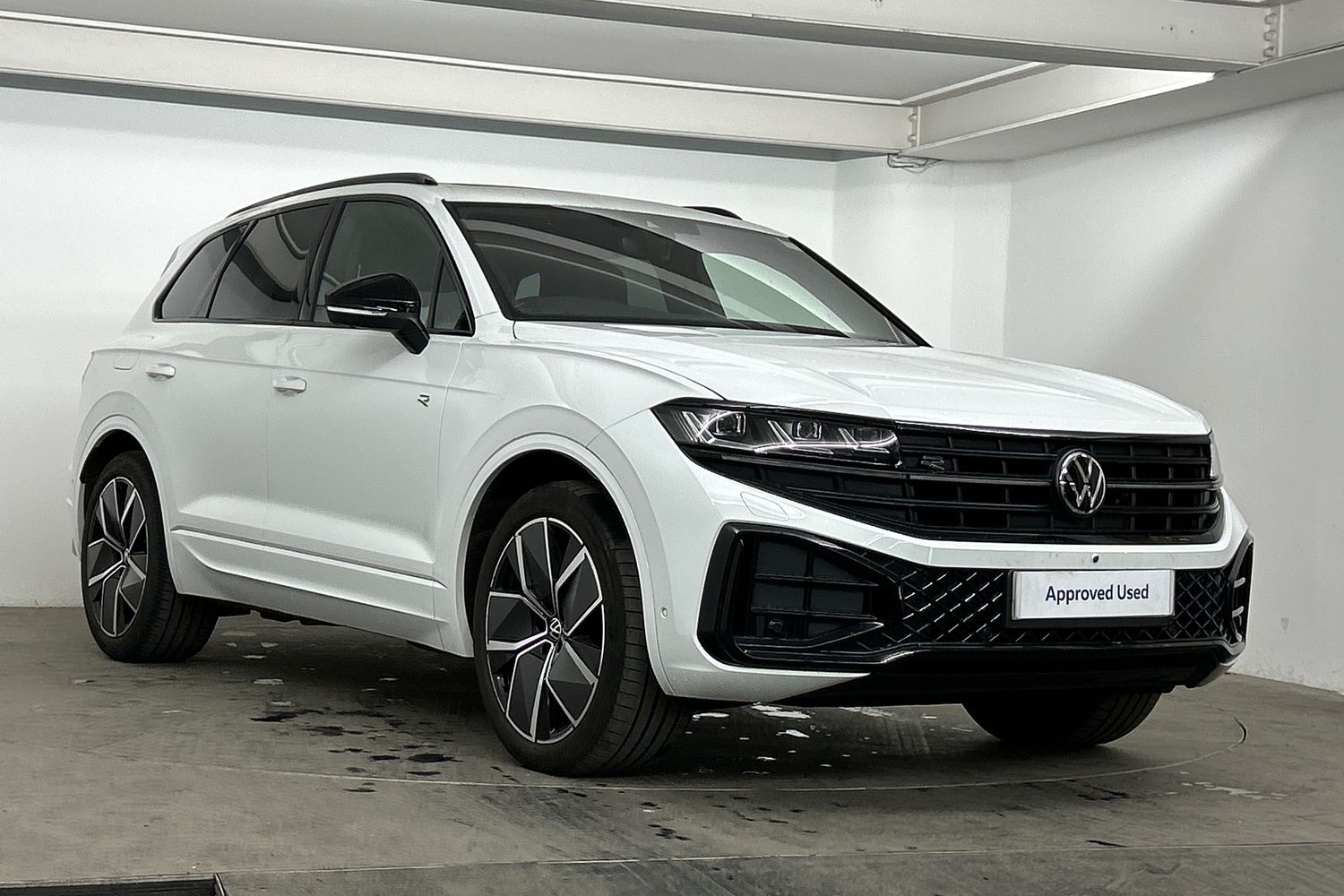 Main listing image - Volkswagen Touareg