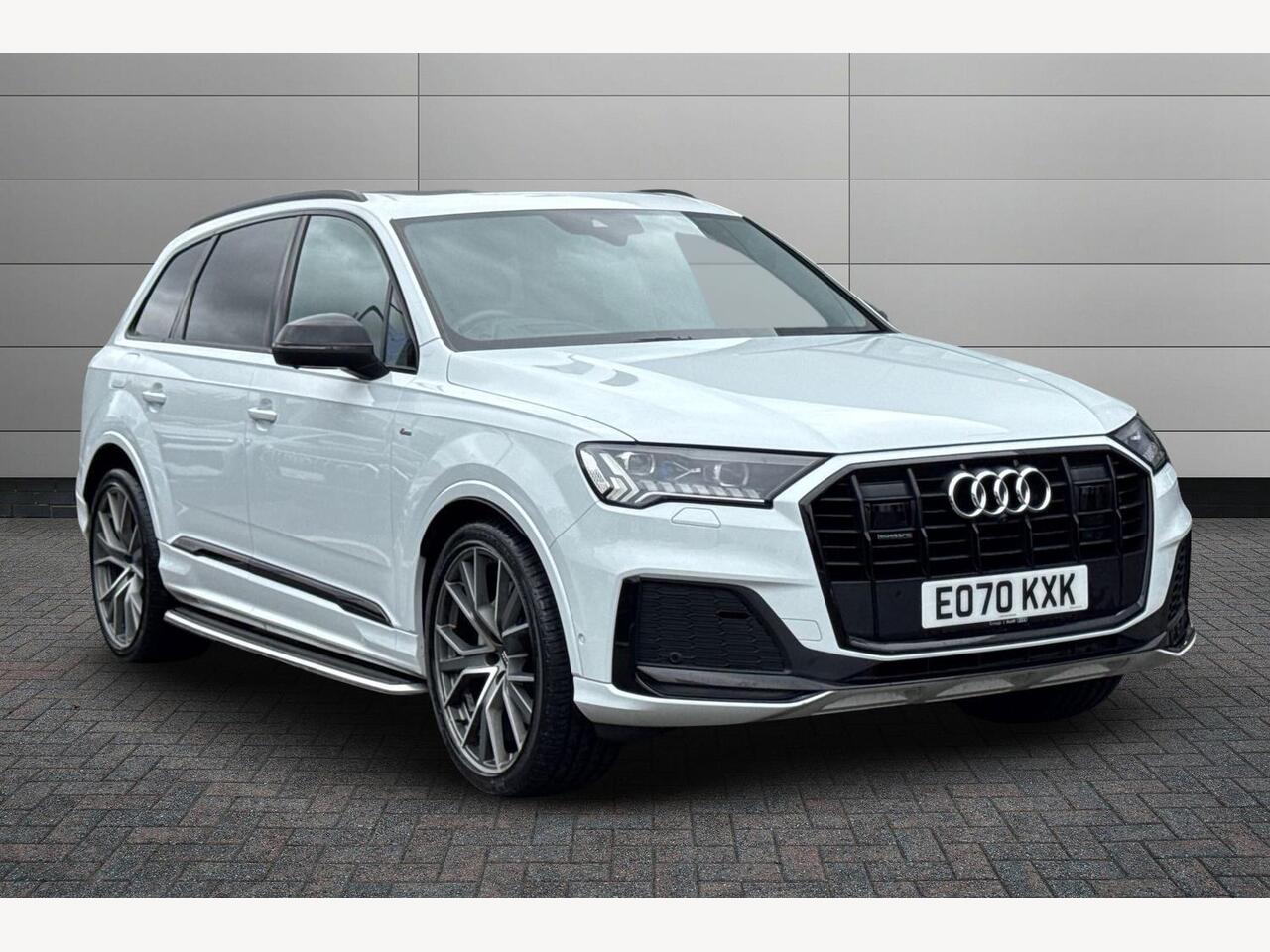 Main listing image - Audi Q7