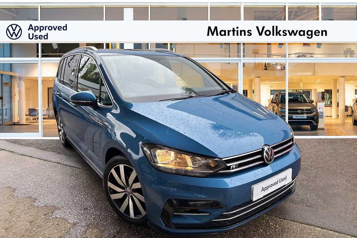 Main listing image - Volkswagen Touran