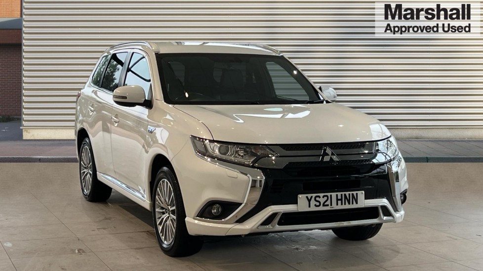 Main listing image - Mitsubishi Outlander