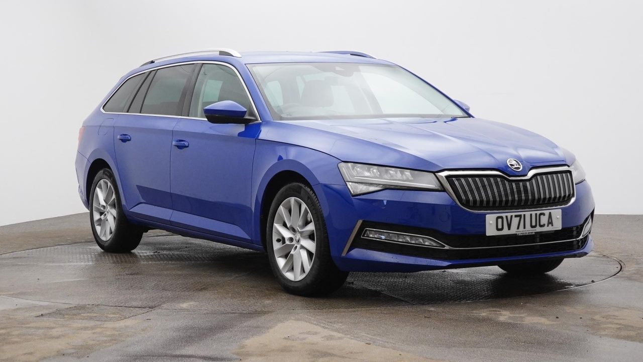 Main listing image - Skoda Superb Estate