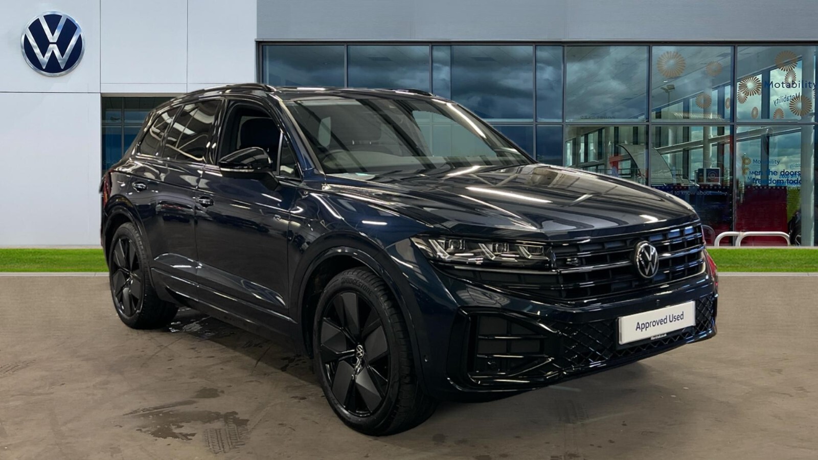 Main listing image - Volkswagen Touareg