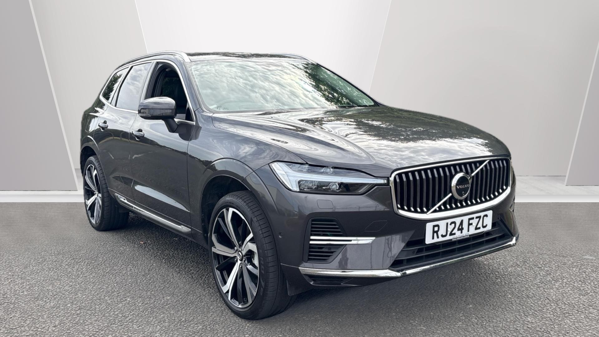 Main listing image - Volvo XC60