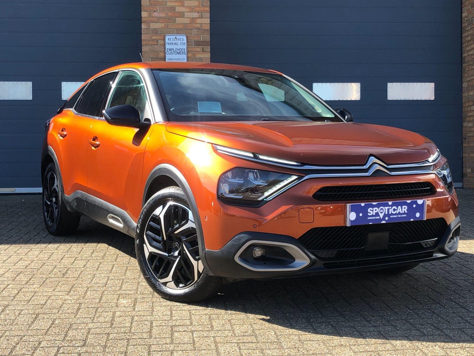 Main listing image - Citroen C4