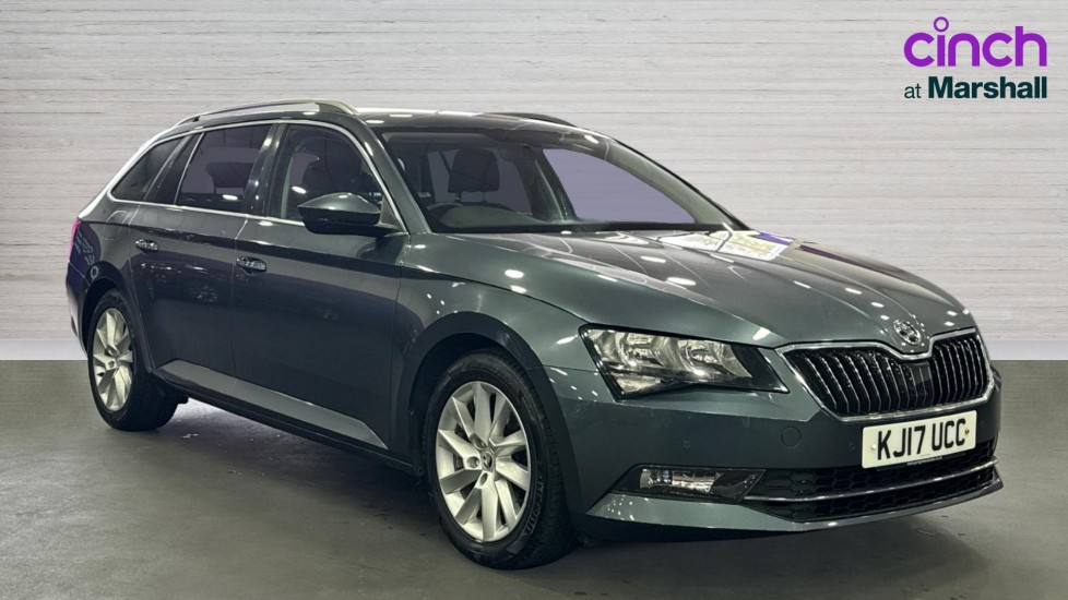 Main listing image - Skoda Superb Estate