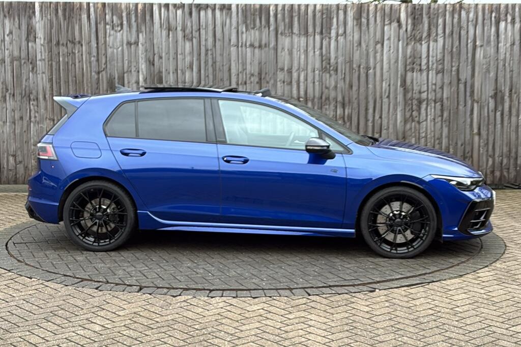 Main listing image - Volkswagen Golf R