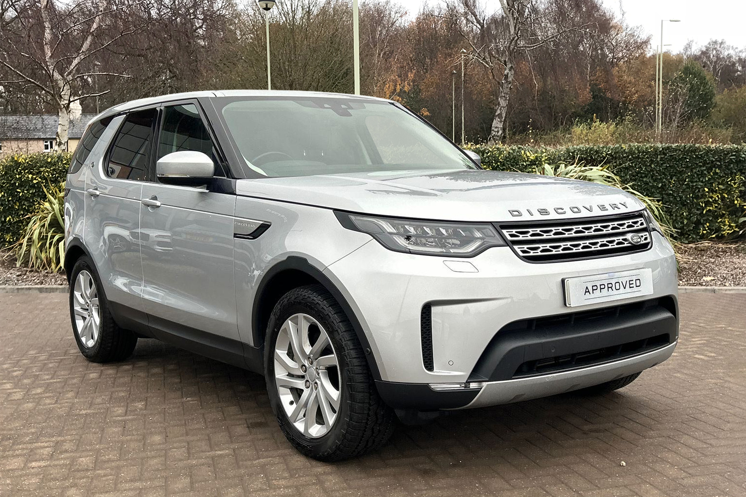 Main listing image - Land Rover Discovery