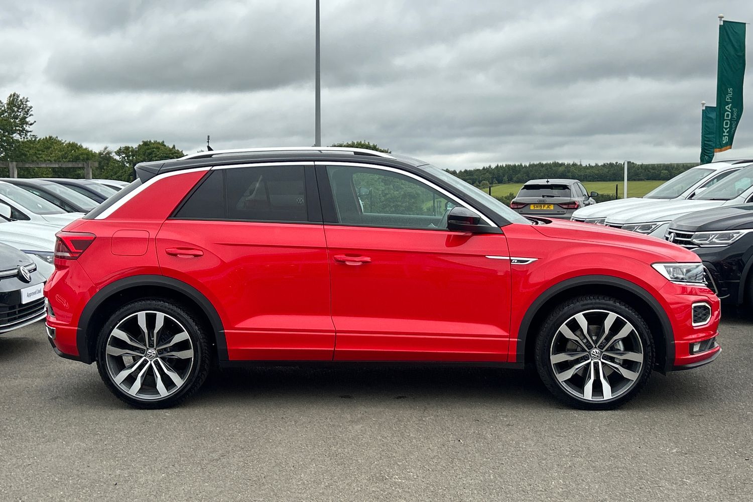 Main listing image - Volkswagen T-Roc
