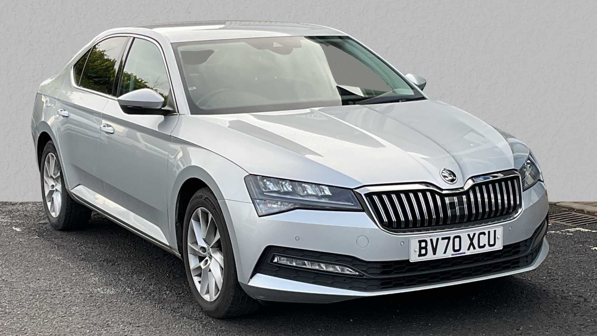 Main listing image - Skoda Superb