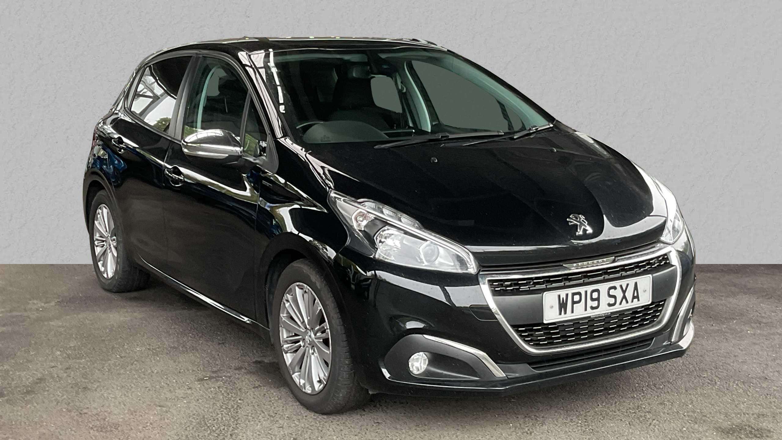 Main listing image - Peugeot 208