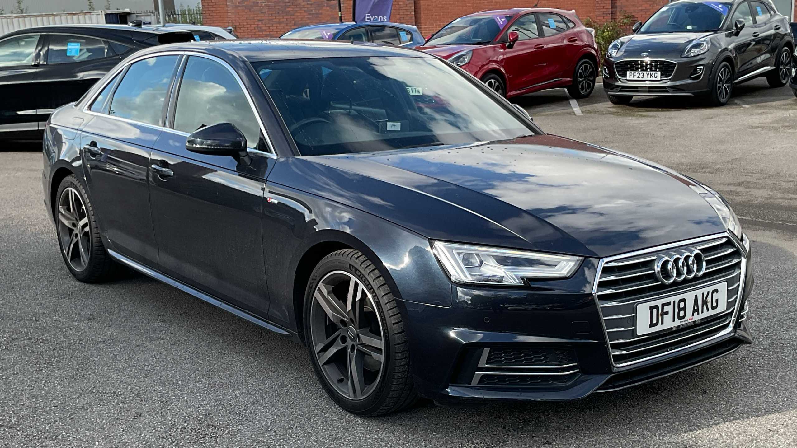 Main listing image - Audi A4