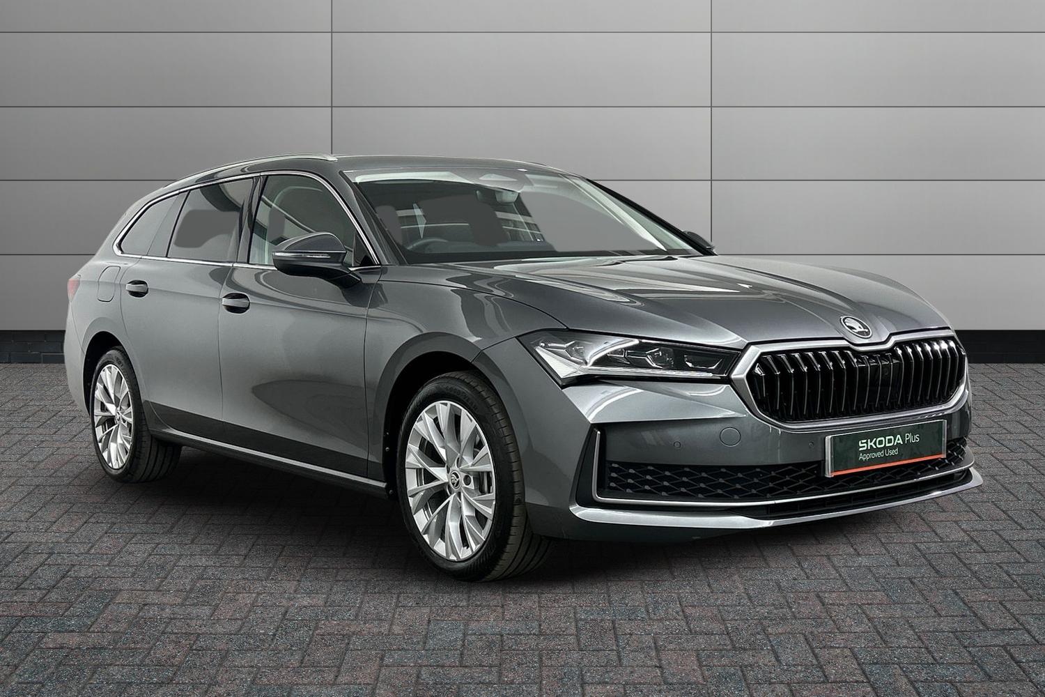 Main listing image - Skoda Superb Estate
