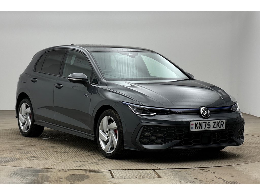 Main listing image - Volkswagen Golf GTE