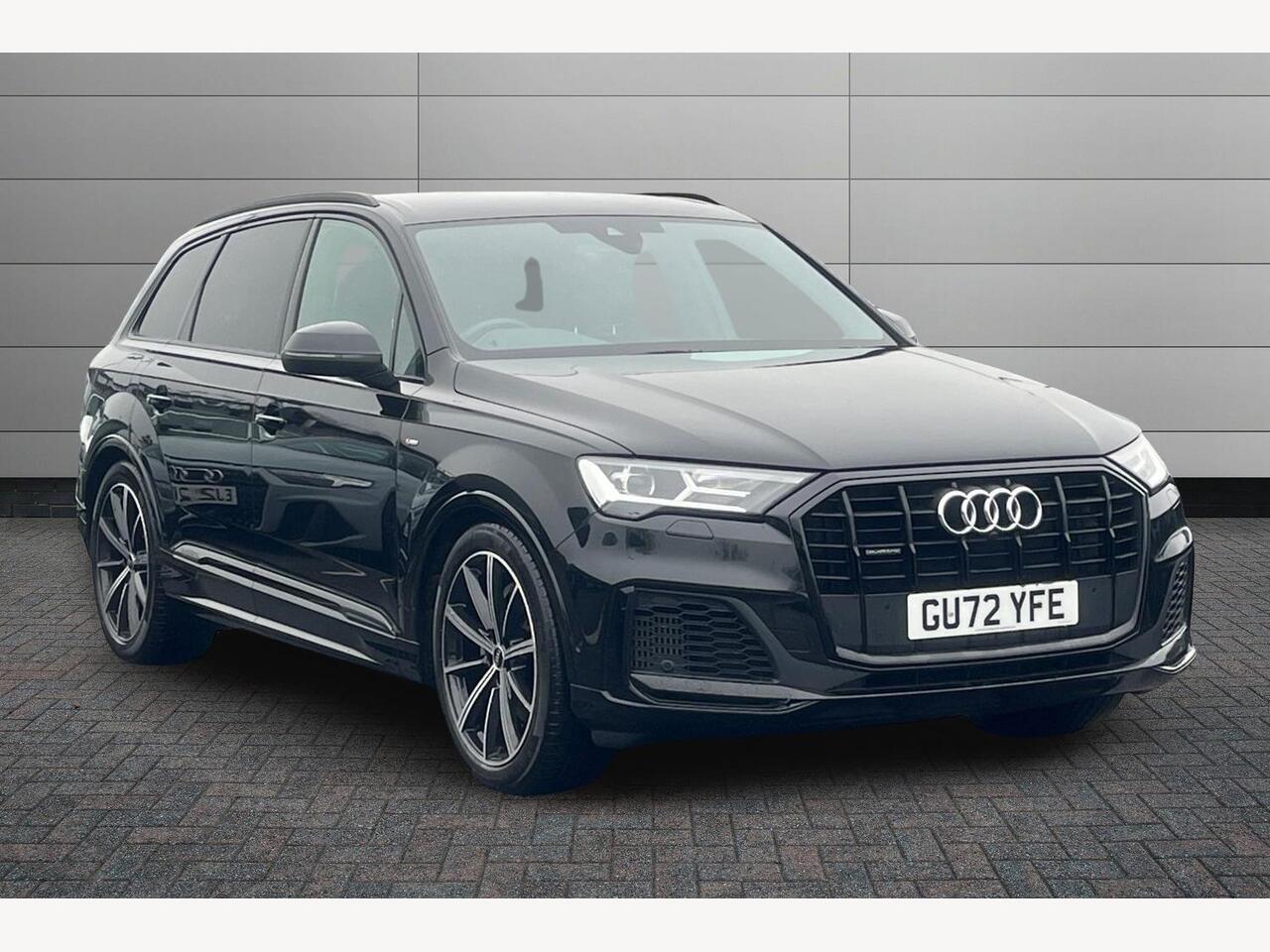 Main listing image - Audi Q7