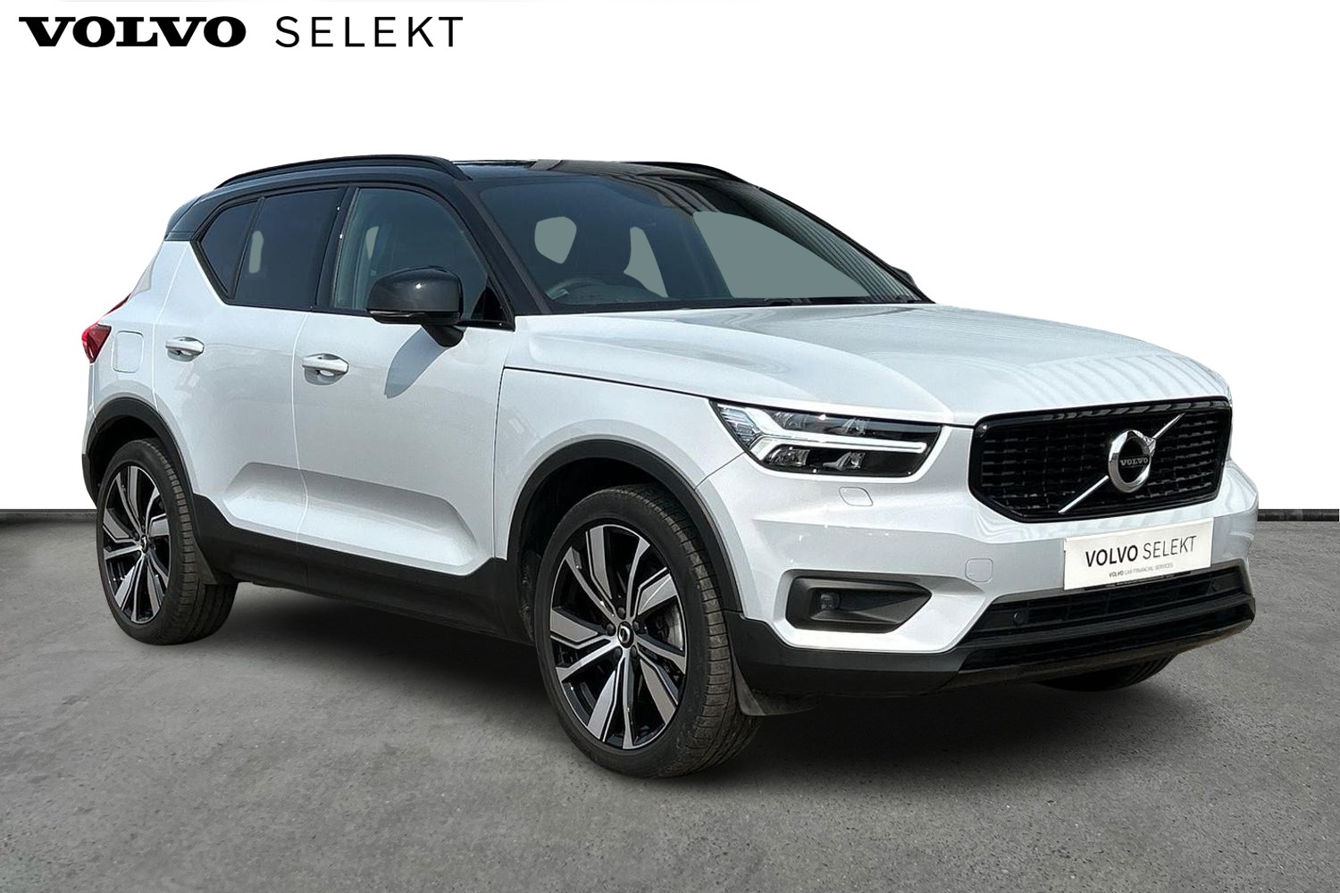 Main listing image - Volvo XC40 Recharge