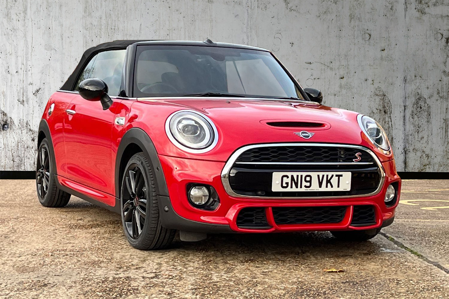 Main listing image - MINI Convertible