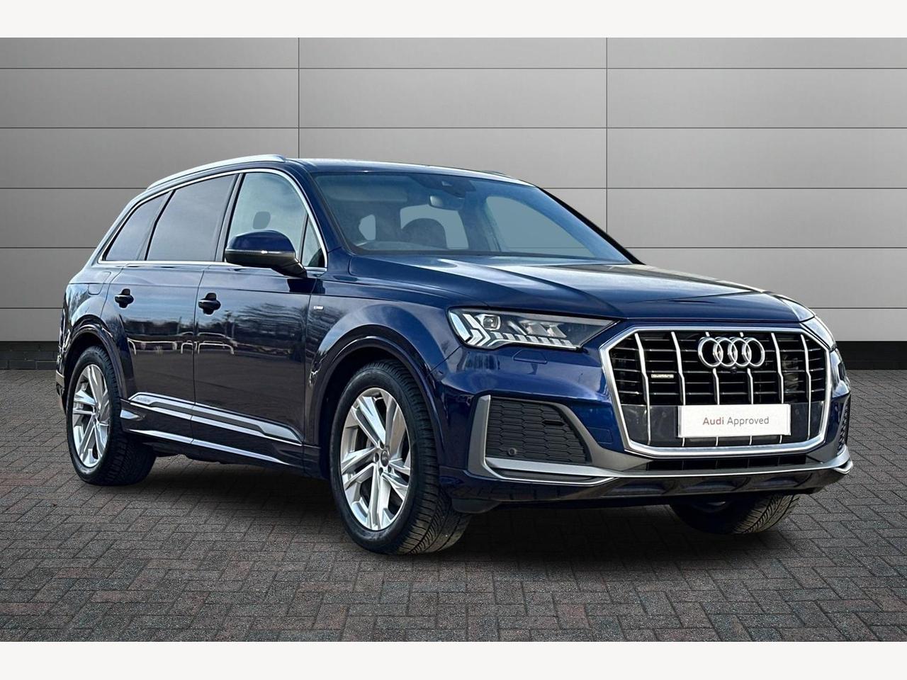 Main listing image - Audi Q7