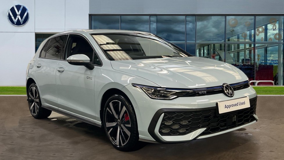 Main listing image - Volkswagen Golf GTE