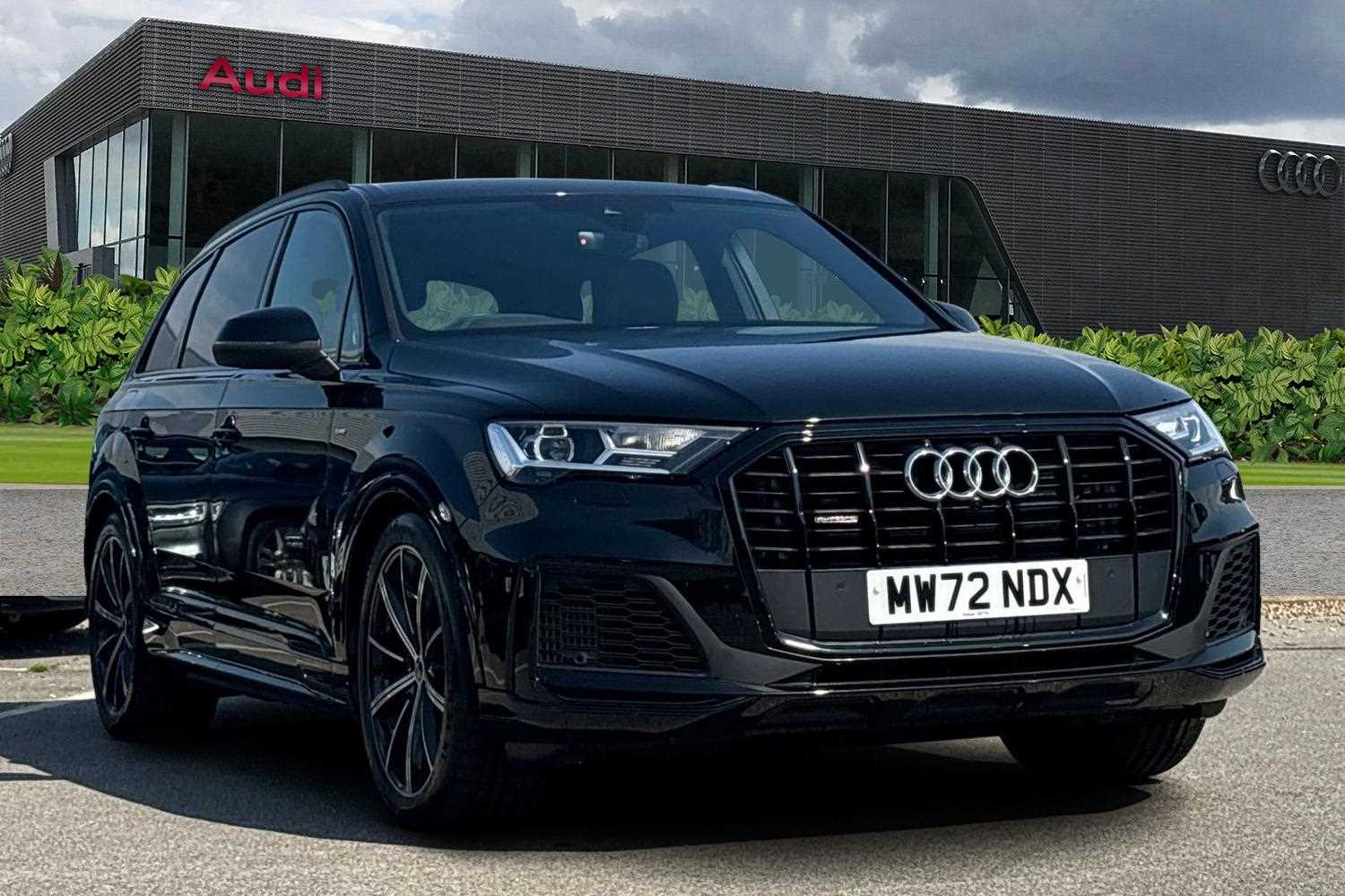 Main listing image - Audi Q7