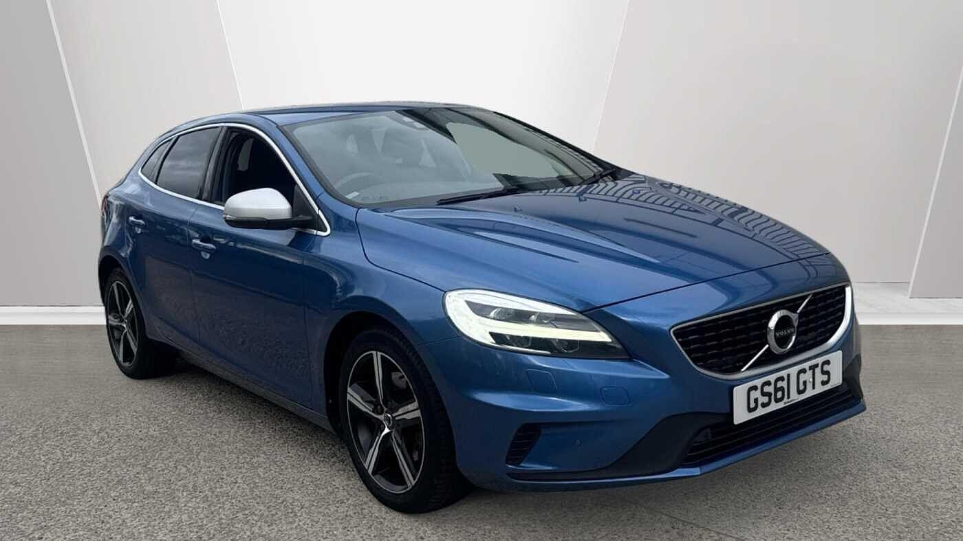 Main listing image - Volvo V40