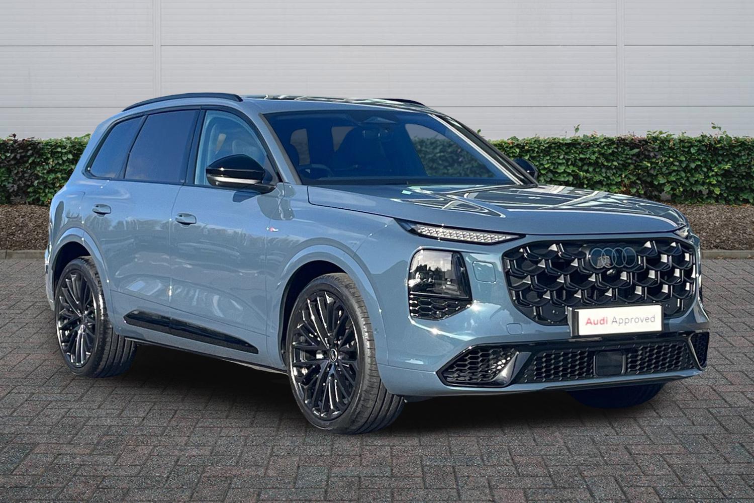 Main listing image - Audi Q7