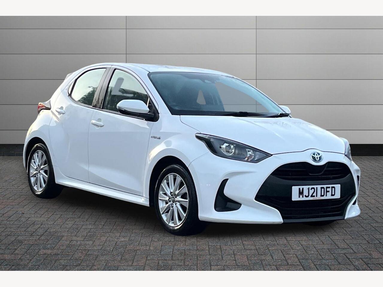 Main listing image - Toyota Yaris