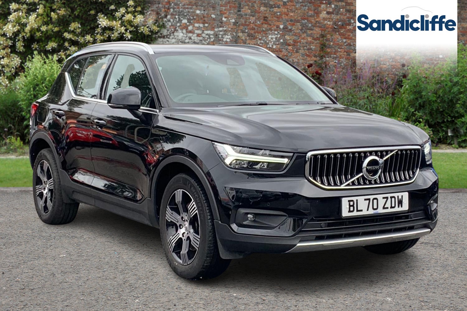 Main listing image - Volvo XC40