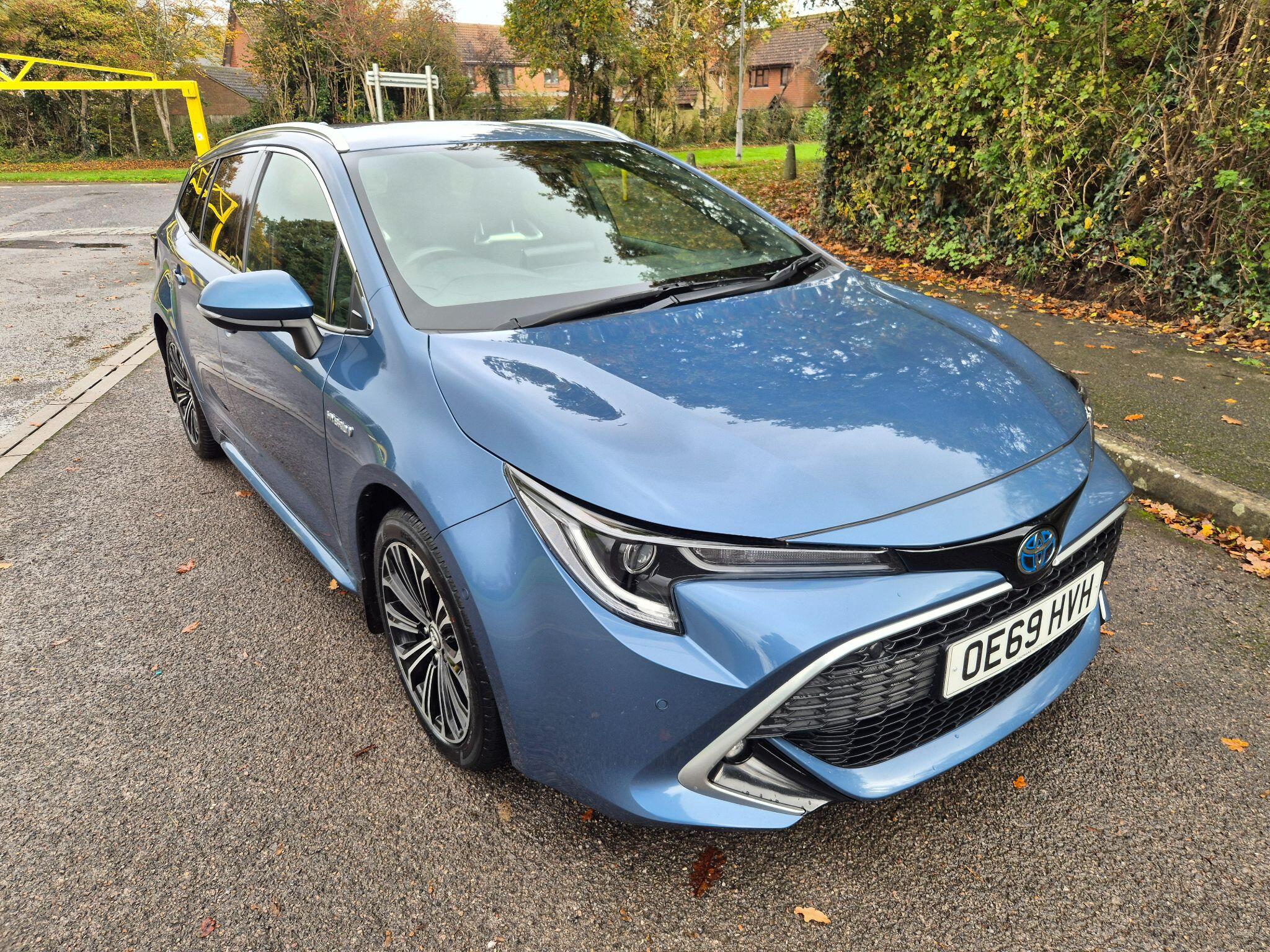 Main listing image - Toyota Corolla Touring Sport