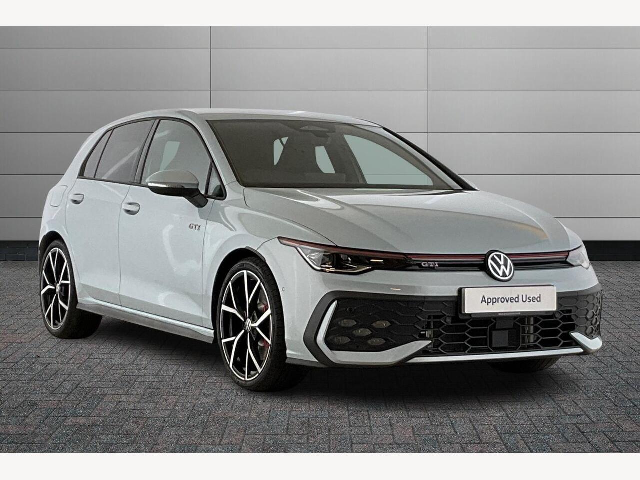Main listing image - Volkswagen Golf