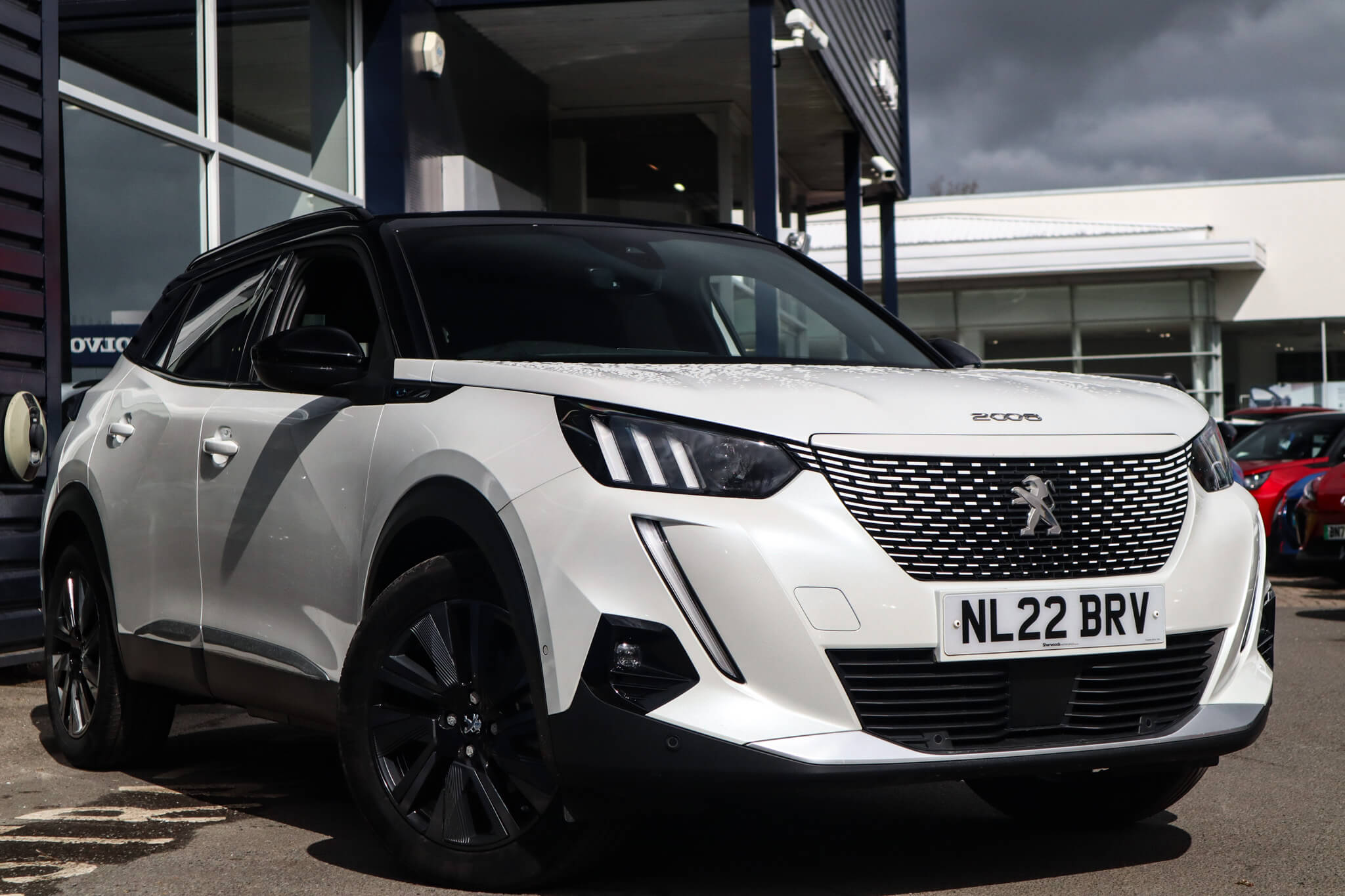 Main listing image - Peugeot e-2008