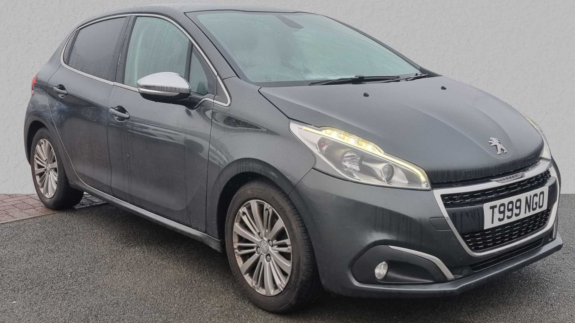 Main listing image - Peugeot 208