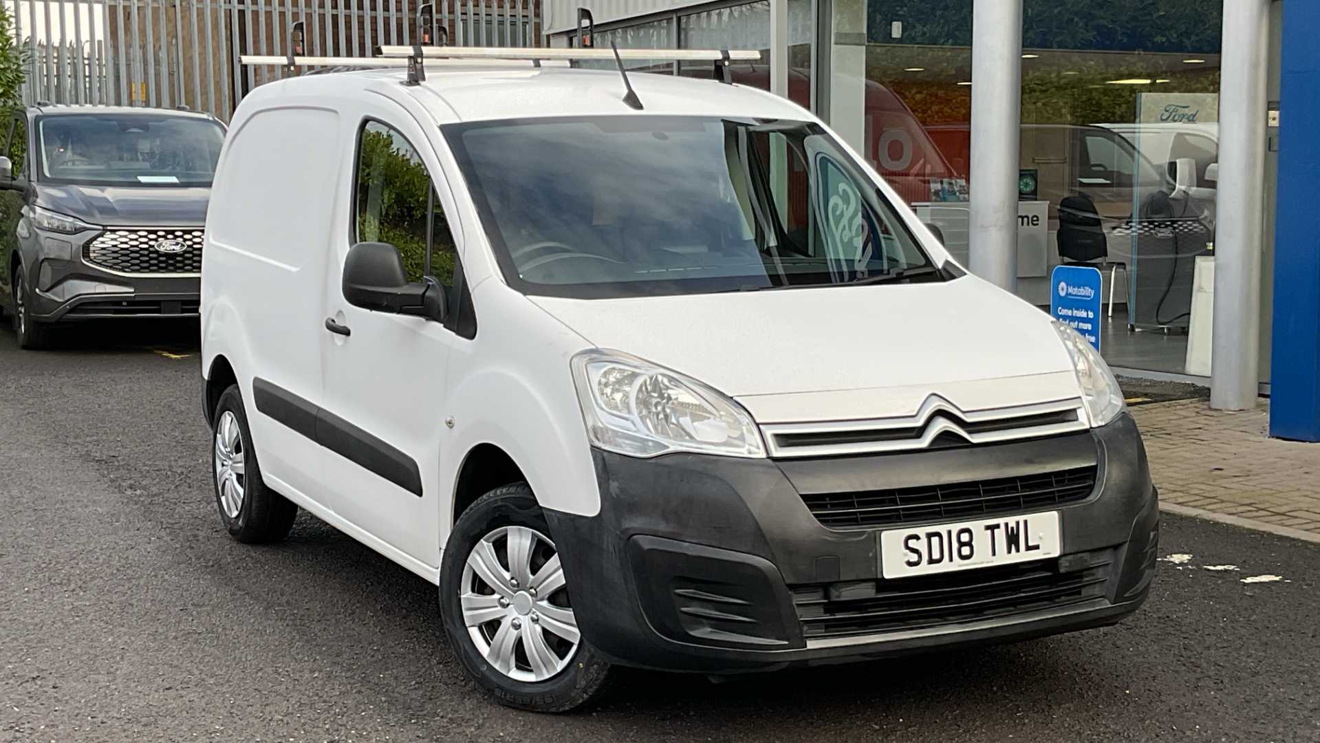 Main listing image - Citroen Berlingo Van