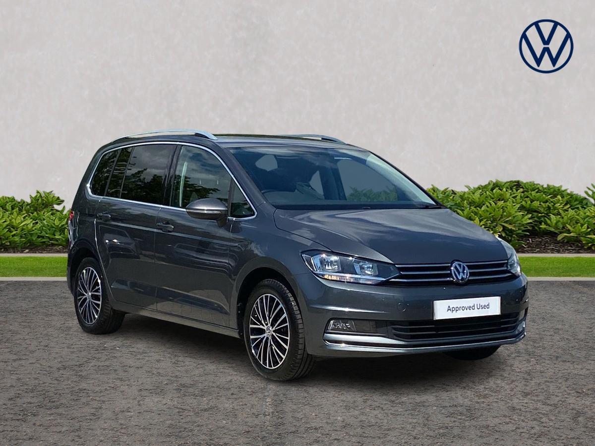 Main listing image - Volkswagen Touran