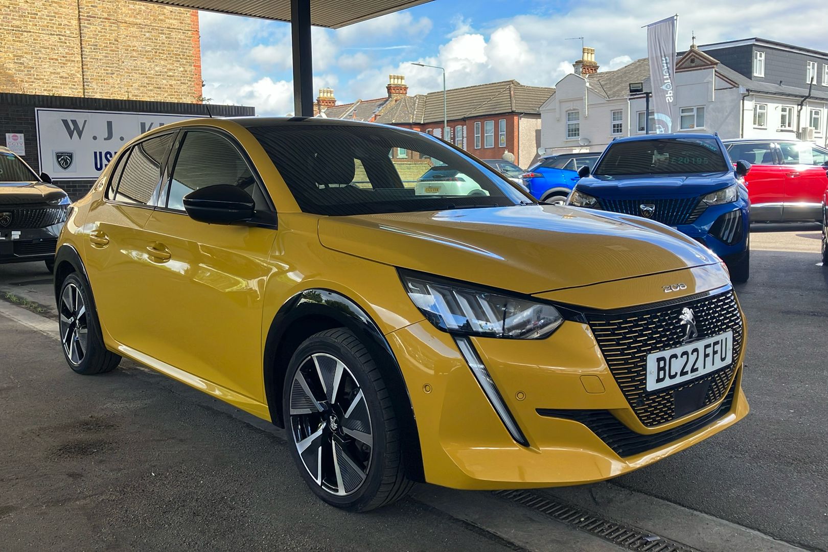 Main listing image - Peugeot e-208