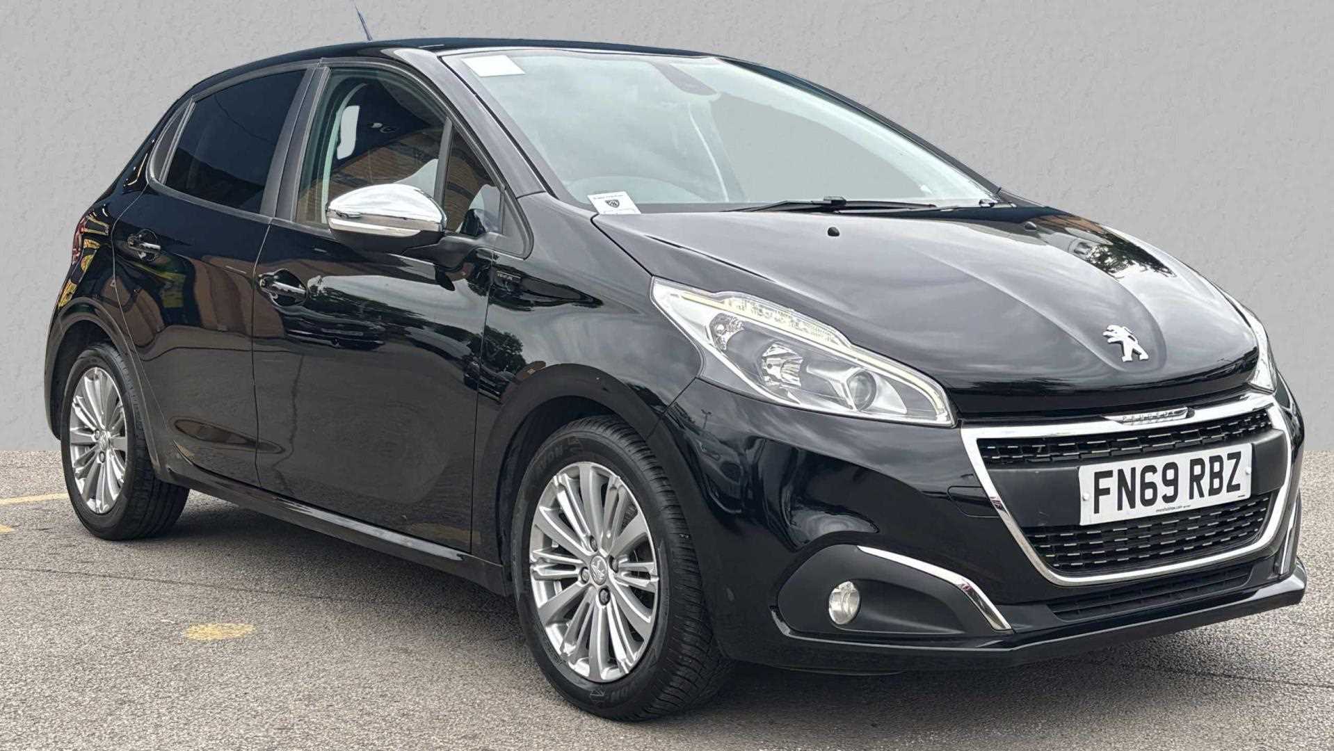 Main listing image - Peugeot 208