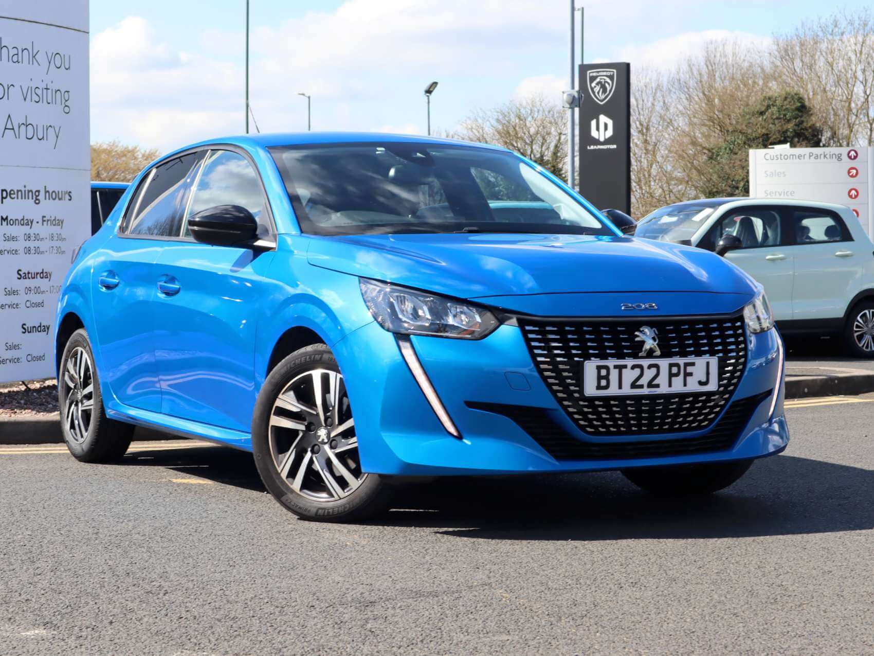 Main listing image - Peugeot 208