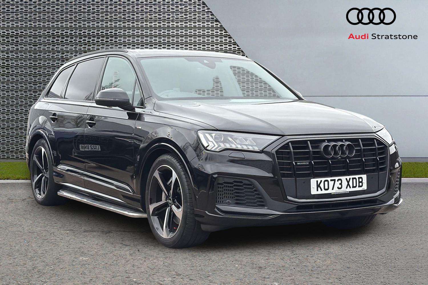 Main listing image - Audi Q7