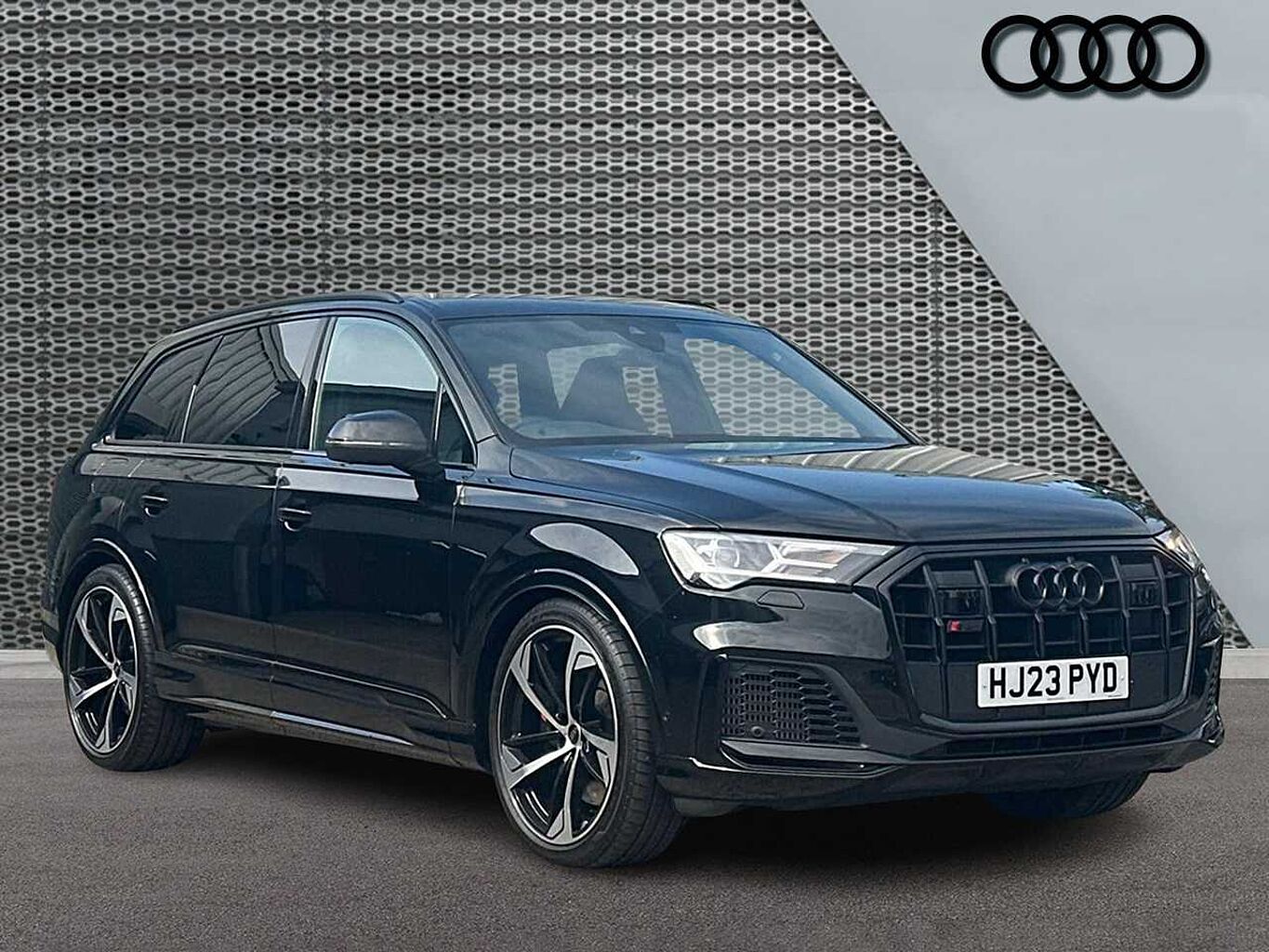 Main listing image - Audi Q7
