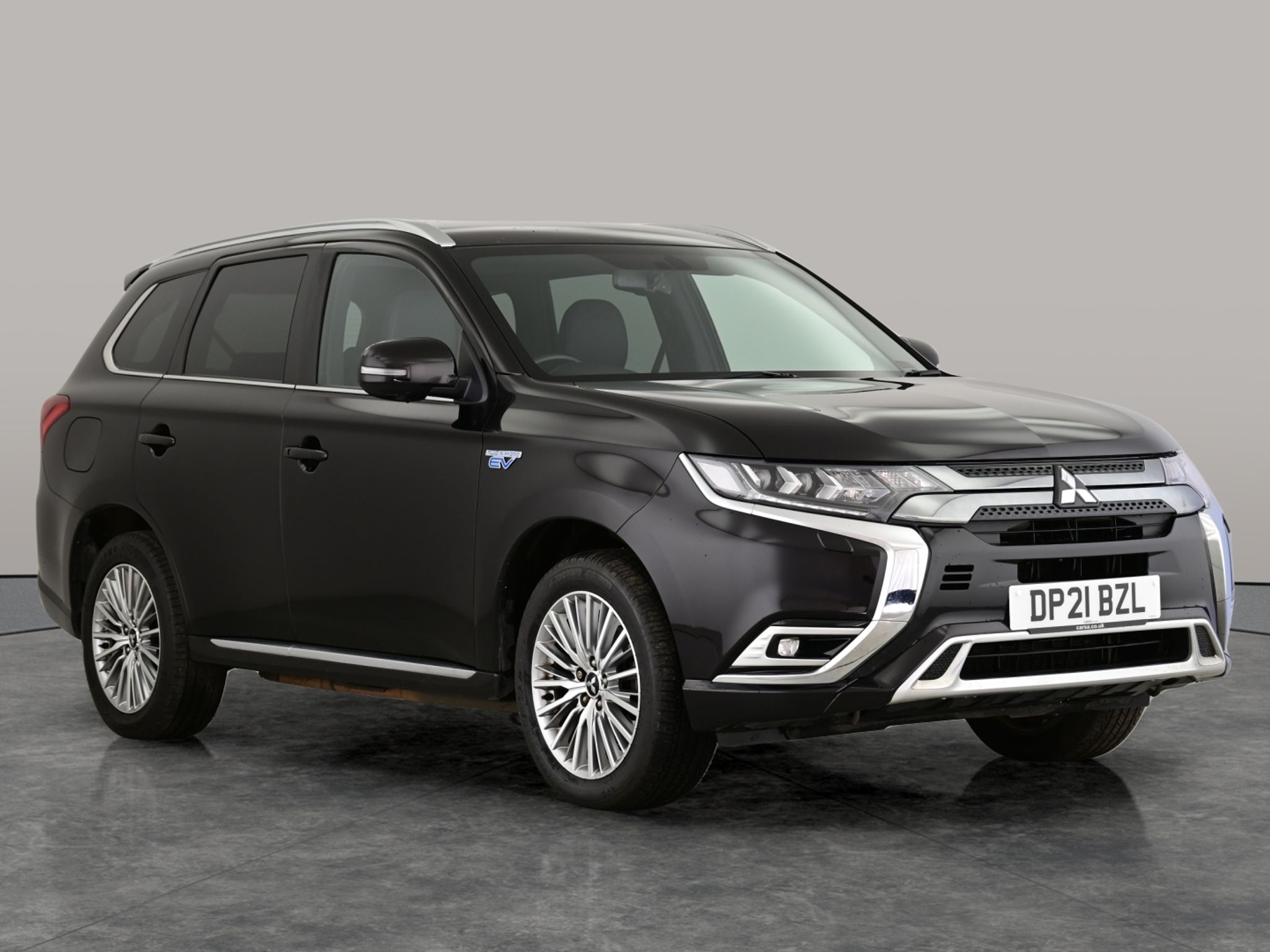 Main listing image - Mitsubishi Outlander