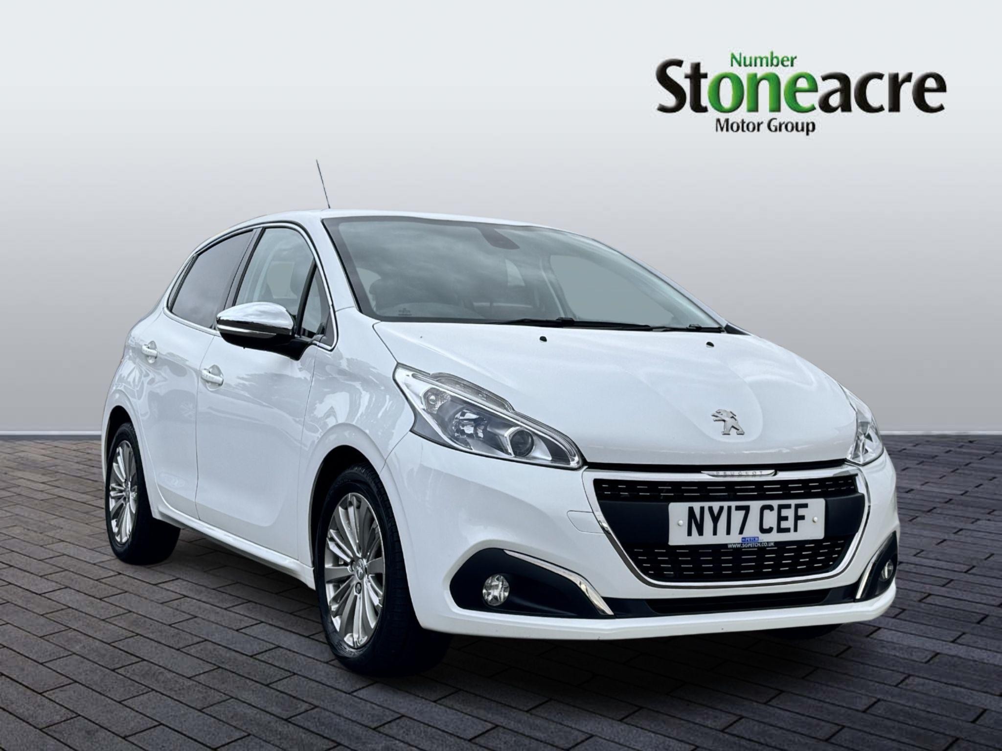 Main listing image - Peugeot 208