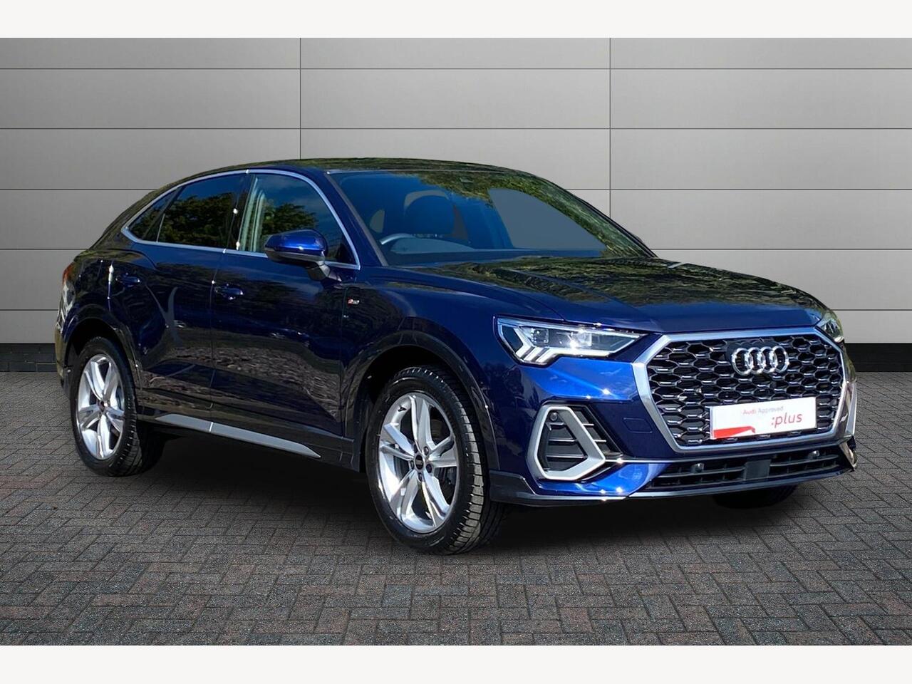 Main listing image - Audi Q3