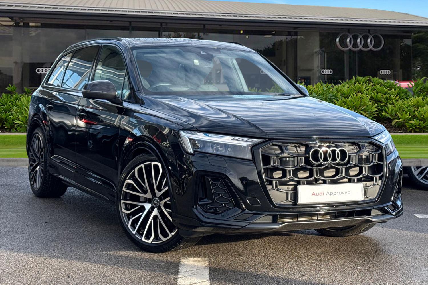 Main listing image - Audi Q7