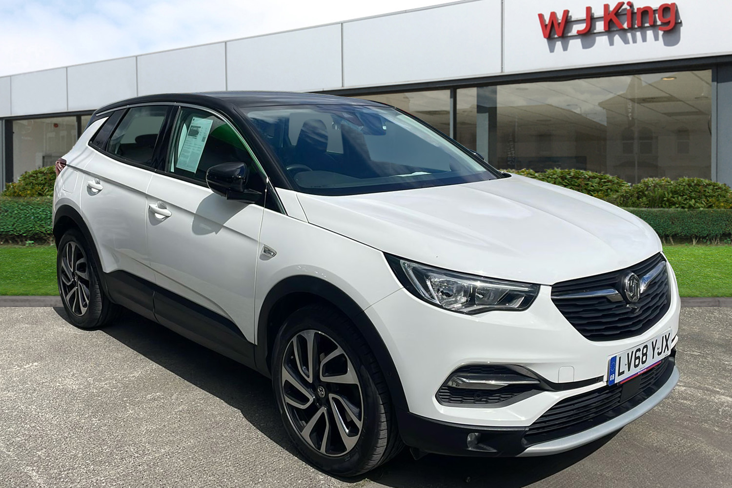 Main listing image - Vauxhall Grandland X