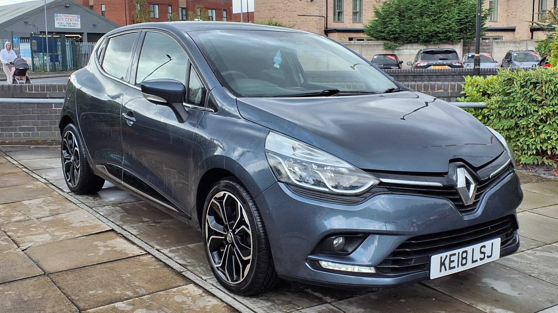 Main listing image - Renault Clio